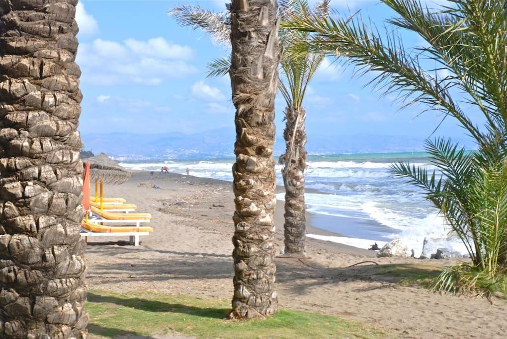 Villa La Casa En La Carihuela Playa A 4 Minutos A Pie Torremolinos Exterior foto