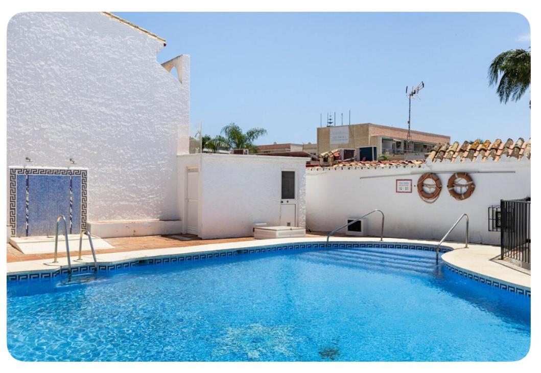 Villa La Casa En La Carihuela Playa A 4 Minutos A Pie Torremolinos Exterior foto