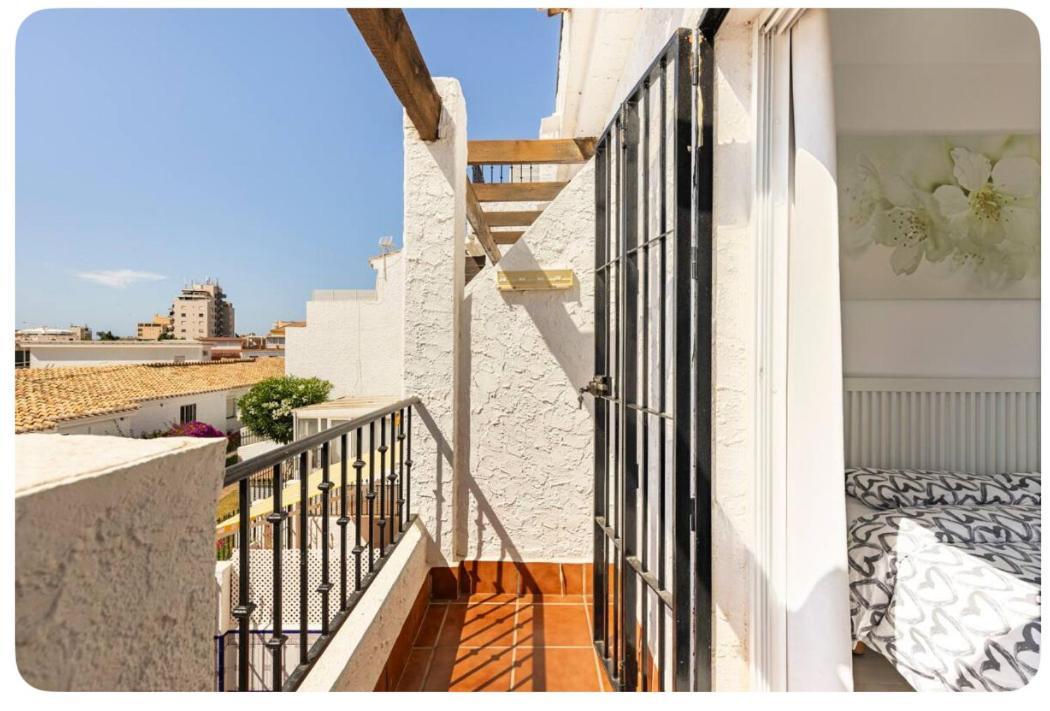 Villa La Casa En La Carihuela Playa A 4 Minutos A Pie Torremolinos Exterior foto