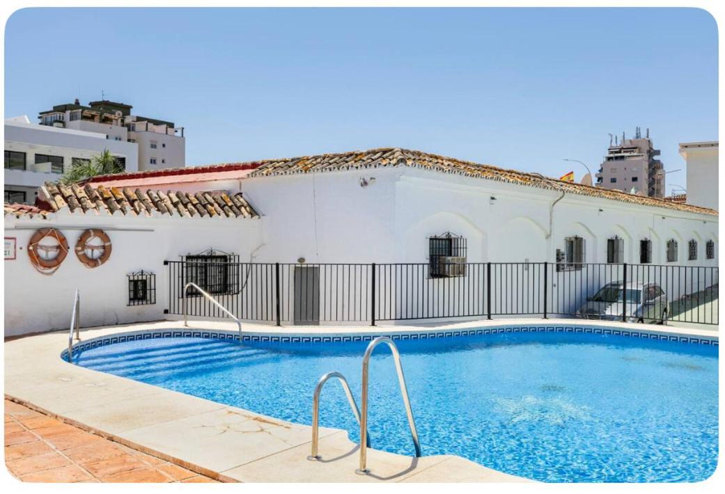 Villa La Casa En La Carihuela Playa A 4 Minutos A Pie Torremolinos Exterior foto